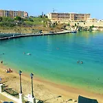 Town House With Private Pool In Village Centre Kalkara