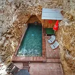 Town House With Private Pool In Village Centre