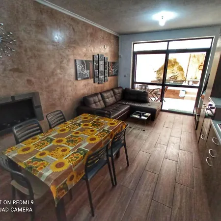 Apartmán Town House With Private Pool In Village Centre Kalkara