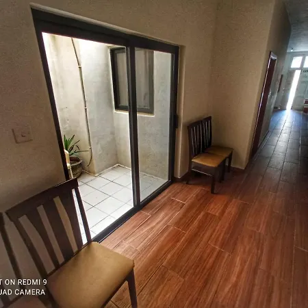 Apartmán Town House With Private Pool In Village Centre