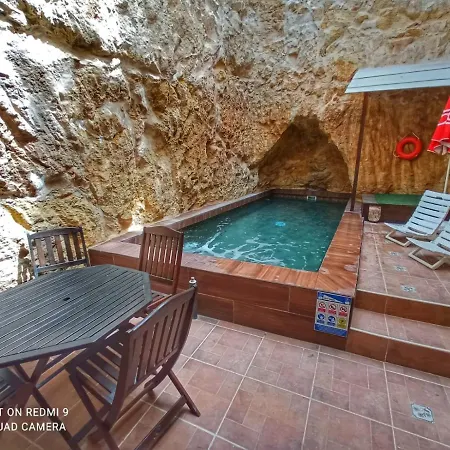 Town House With Private Pool In Village Centre Апартаменты Калкара