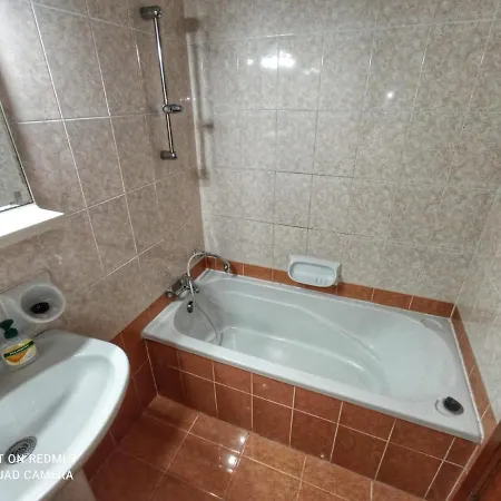 Town House With Private Pool In Village Centre Apartmán