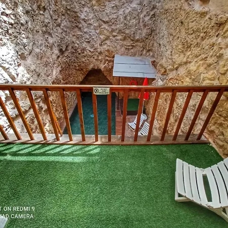 Town House With Private Pool In Village Centre