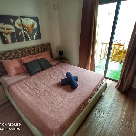 Town House With Private Pool In Village Centre