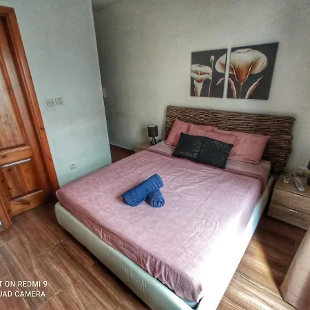 Town House With Private Pool In Village Centre *