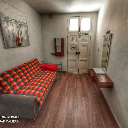 Town House With Private Pool In Village Centre Lejlighed