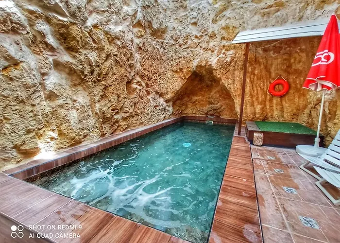 Town House With Private Pool In Village Centre Appartement *