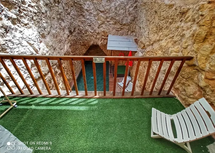 Town House With Private Pool In Village Centre