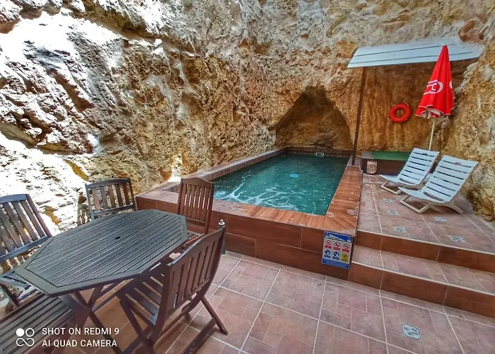 Town House With Private Pool In Village Centre Apartamento Kalkara