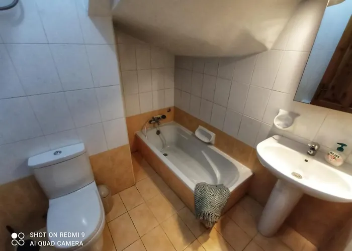 Town House With Private Pool In Village Centre